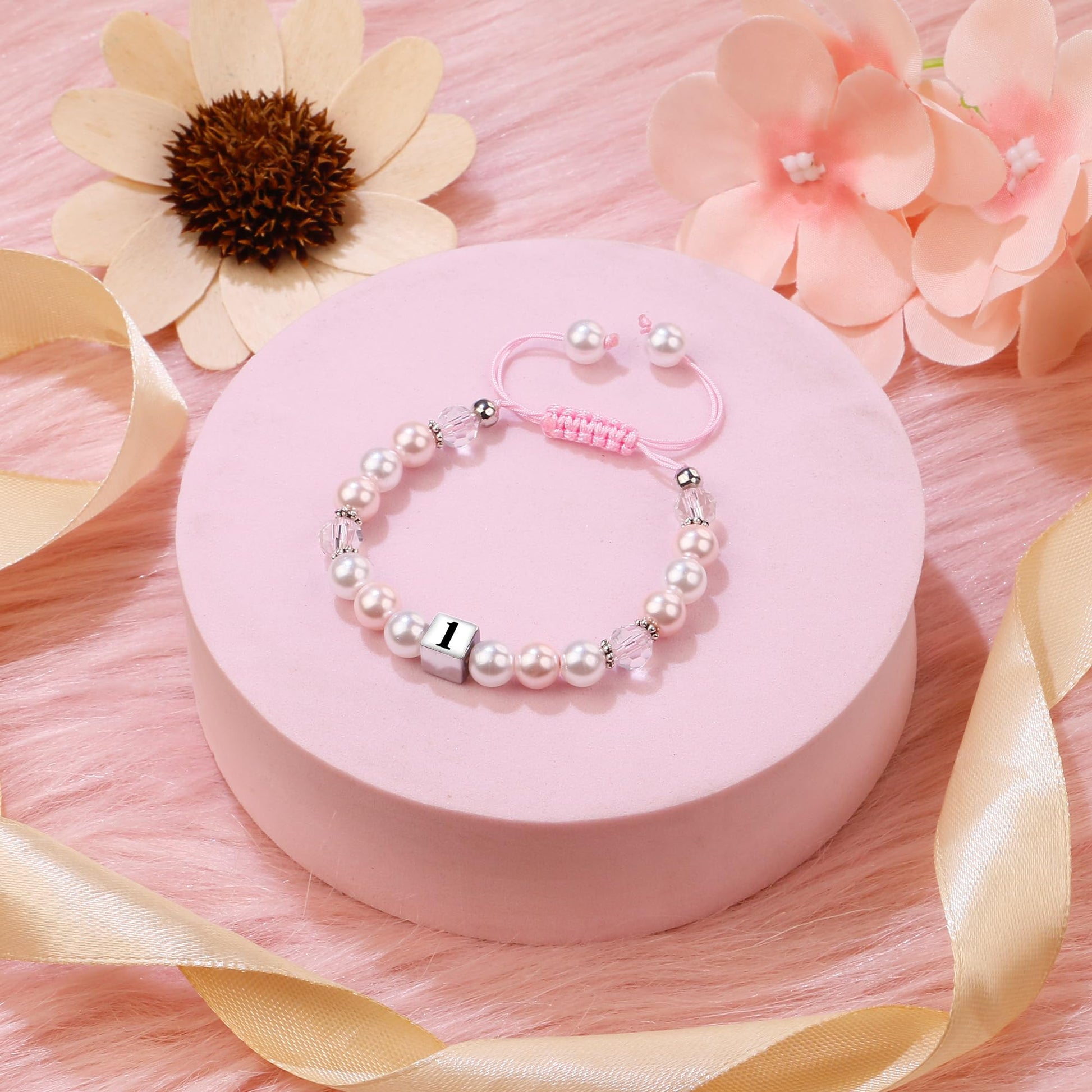 Regalo de cumpleaños para niña de 1 año de Sereney, pulsera de cumpleaños ajustable con perla blanca y rosa como regalo de cumpleaños para niña de un año, ideas de regalos para el primer cumpleaños de niña para hija, sobrina, nieta y niñas